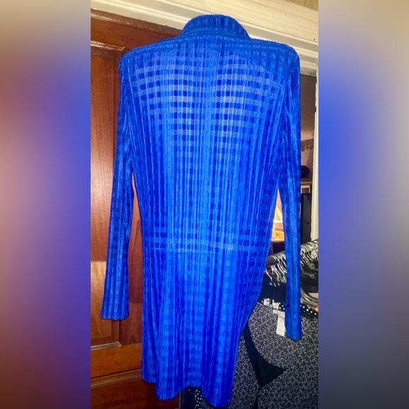 Travelers Collection by Chaco’s Vibrant Deep Blue Zipper Up Top Size 1X - Picture 5 of 6